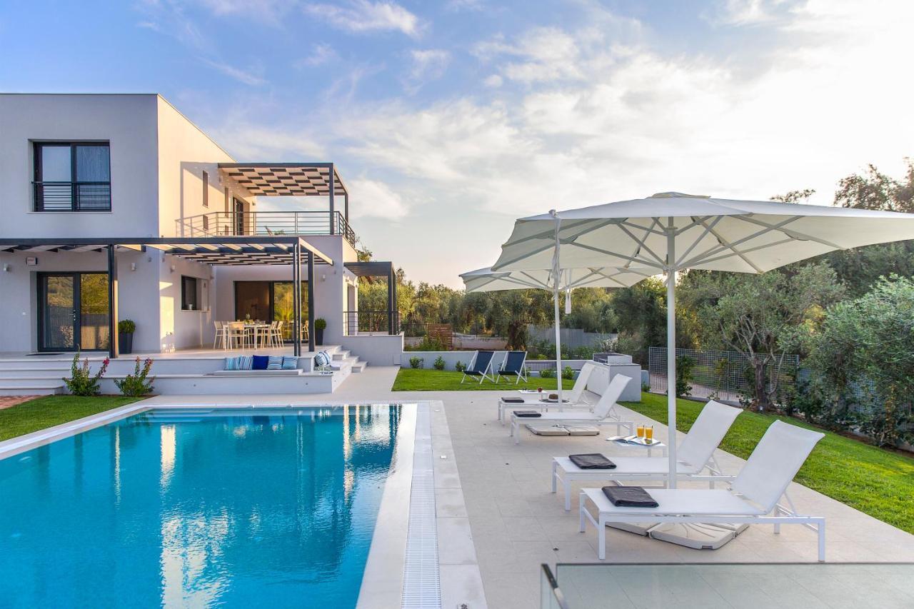 Villa Almyra *