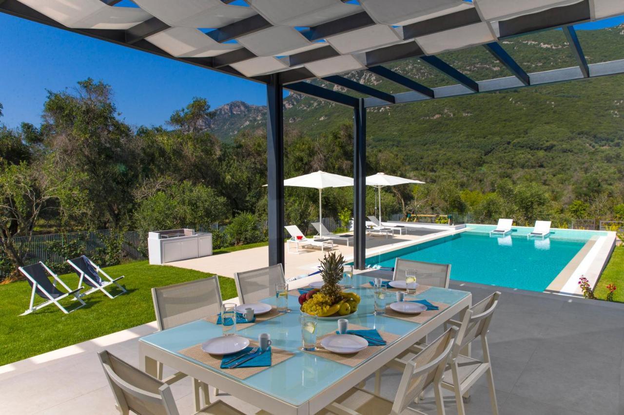 Villa Almyra *